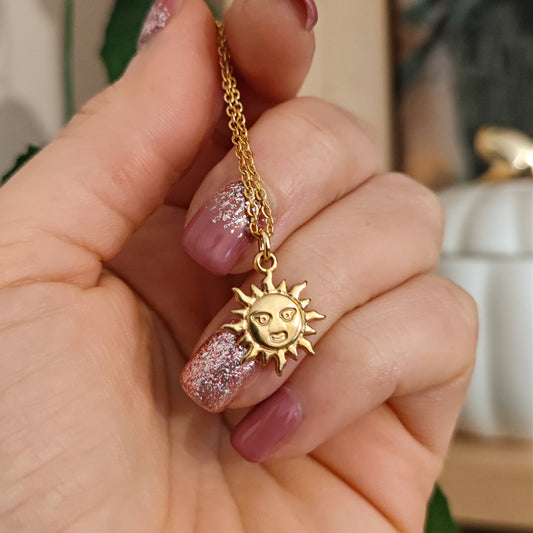 Collana sole con volto in oro o argento, collana aesthetic // HELIOS