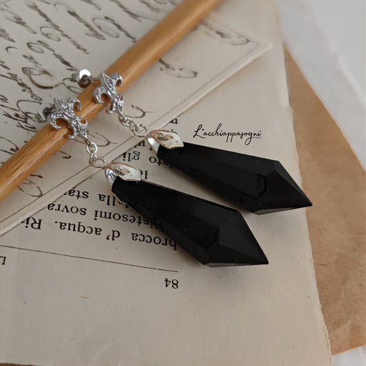 "Victorian Taste" earrings, Earrings with black prism and lily, silver version