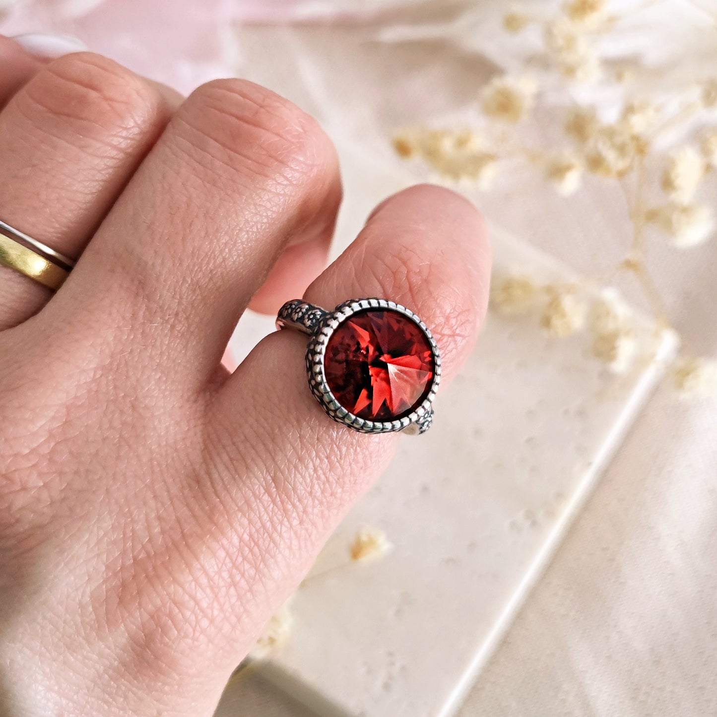 Anello Pirata vittoriano con cristallo Ruby