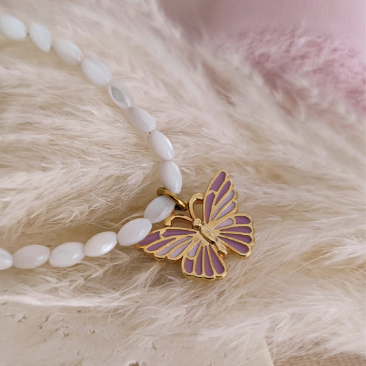 Collana choker di madreperla con farfalla smaltata // CLARY