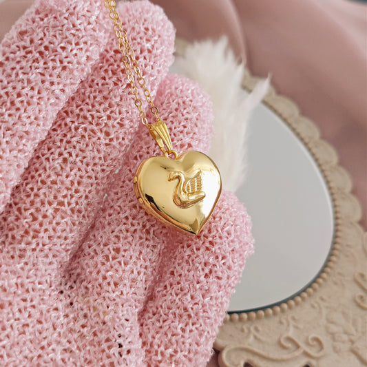 ULTIMO PEZZO Collana Locket Cuore con Cigno, oro - MEDIUM