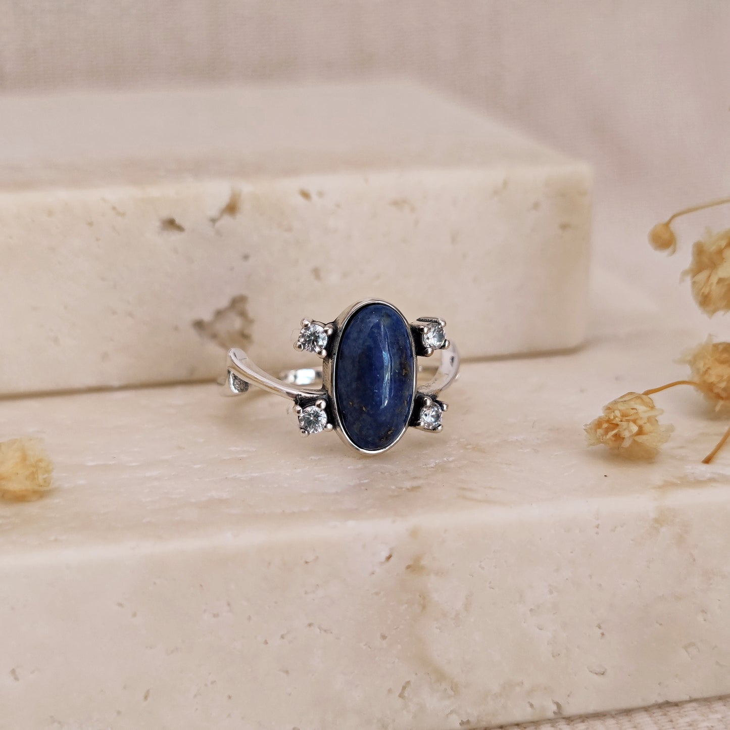 Daylight Lapislazuli ring with cubic zirconia