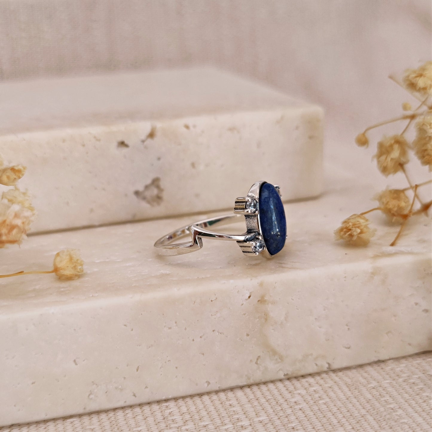 Daylight Lapislazuli ring with cubic zirconia