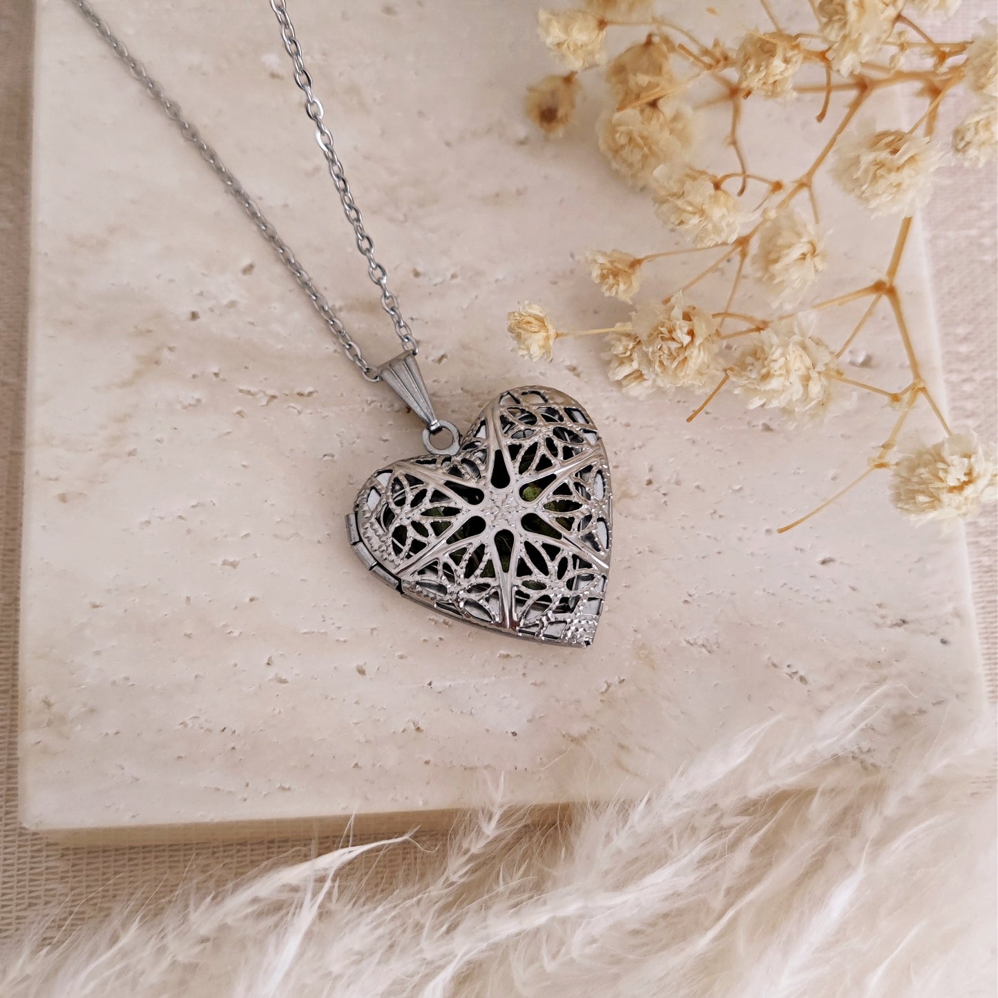 Collana con Verbena cuore apribile filigranato