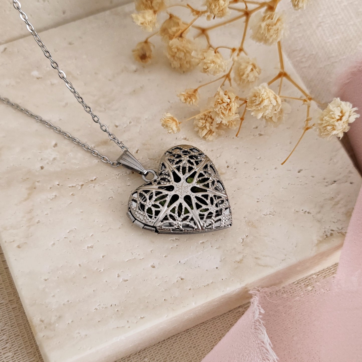 Collana con Verbena cuore apribile filigranato