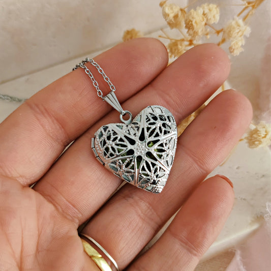 Collana con Verbena cuore apribile filigranato