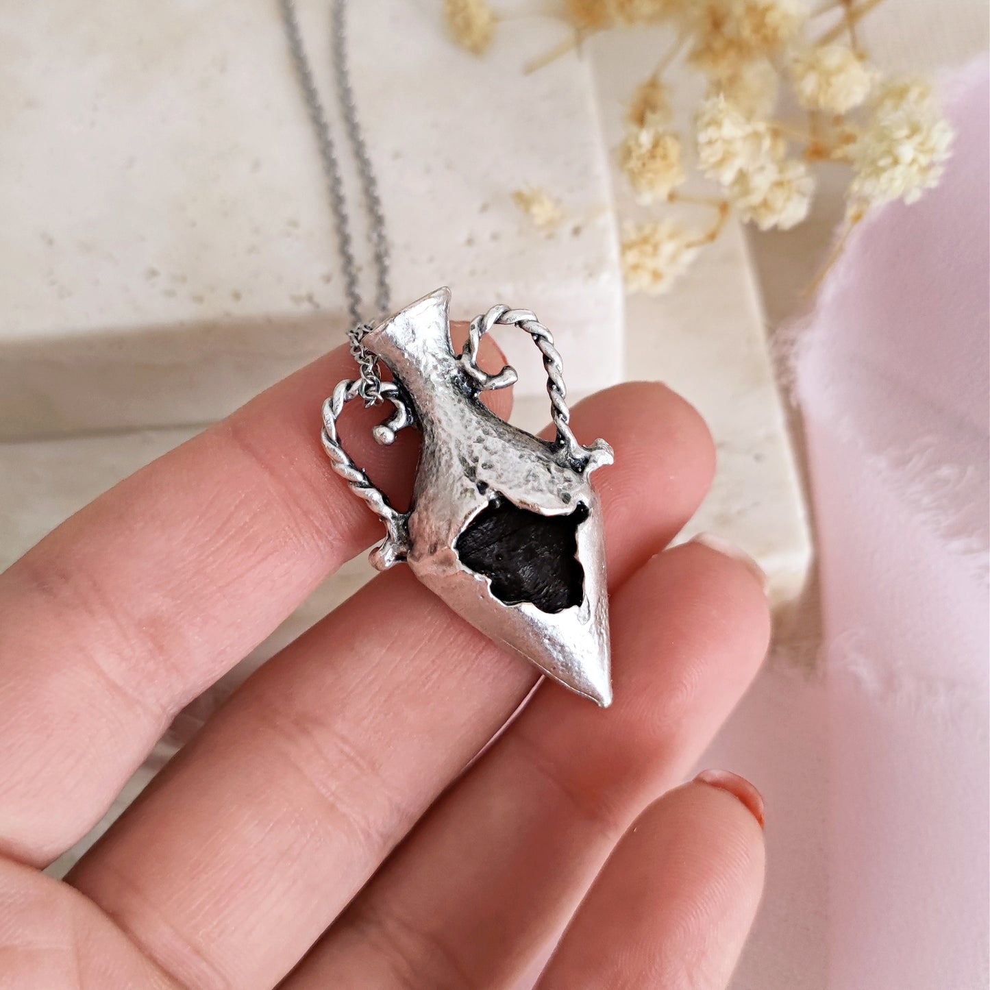 Collana antica anfora greca // CALYPSO Due manici