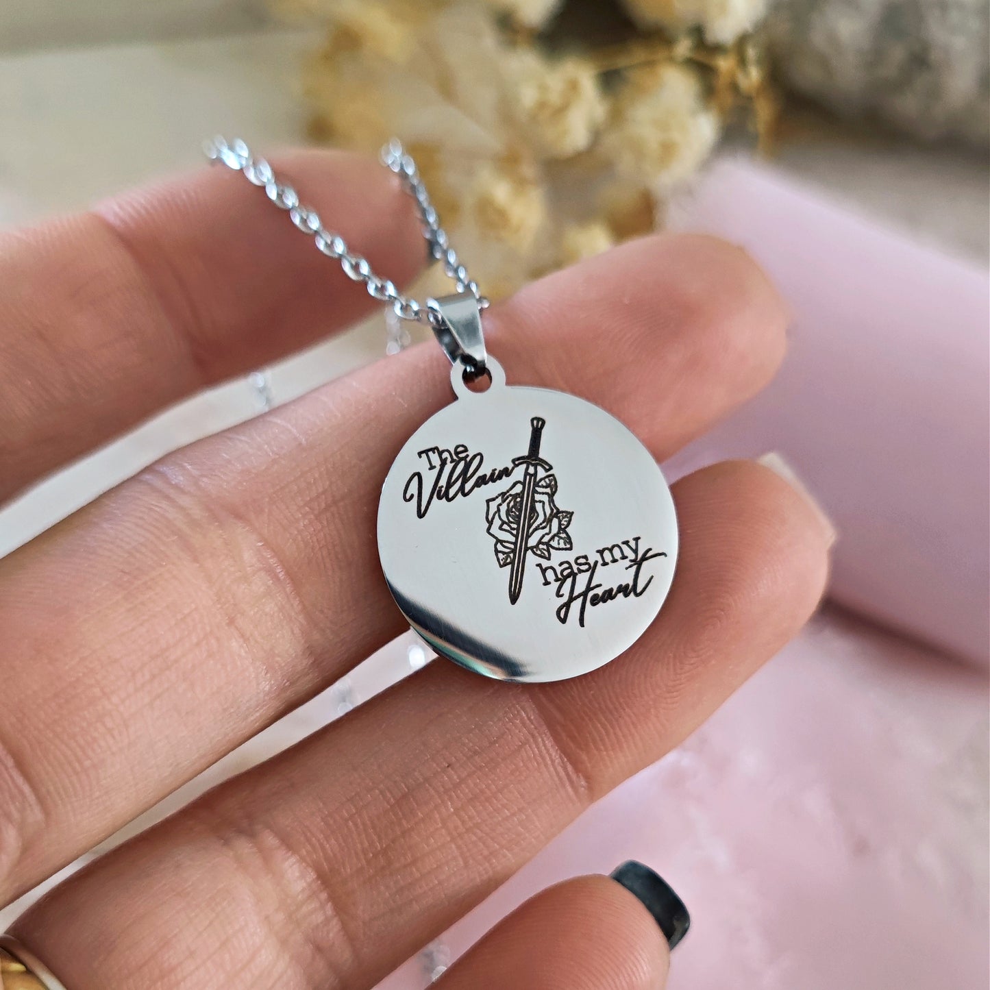 Collana "The Villain Has My Heart"
