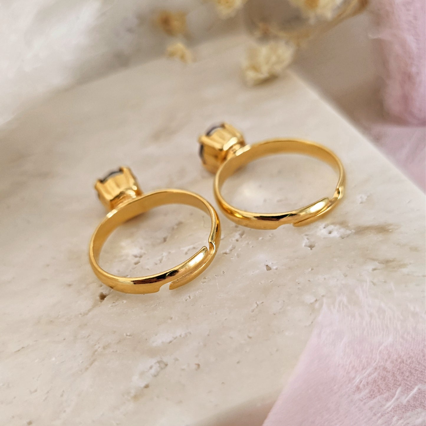 Anello punto luce "Sparks" in ottone placcato oro e punto luce
