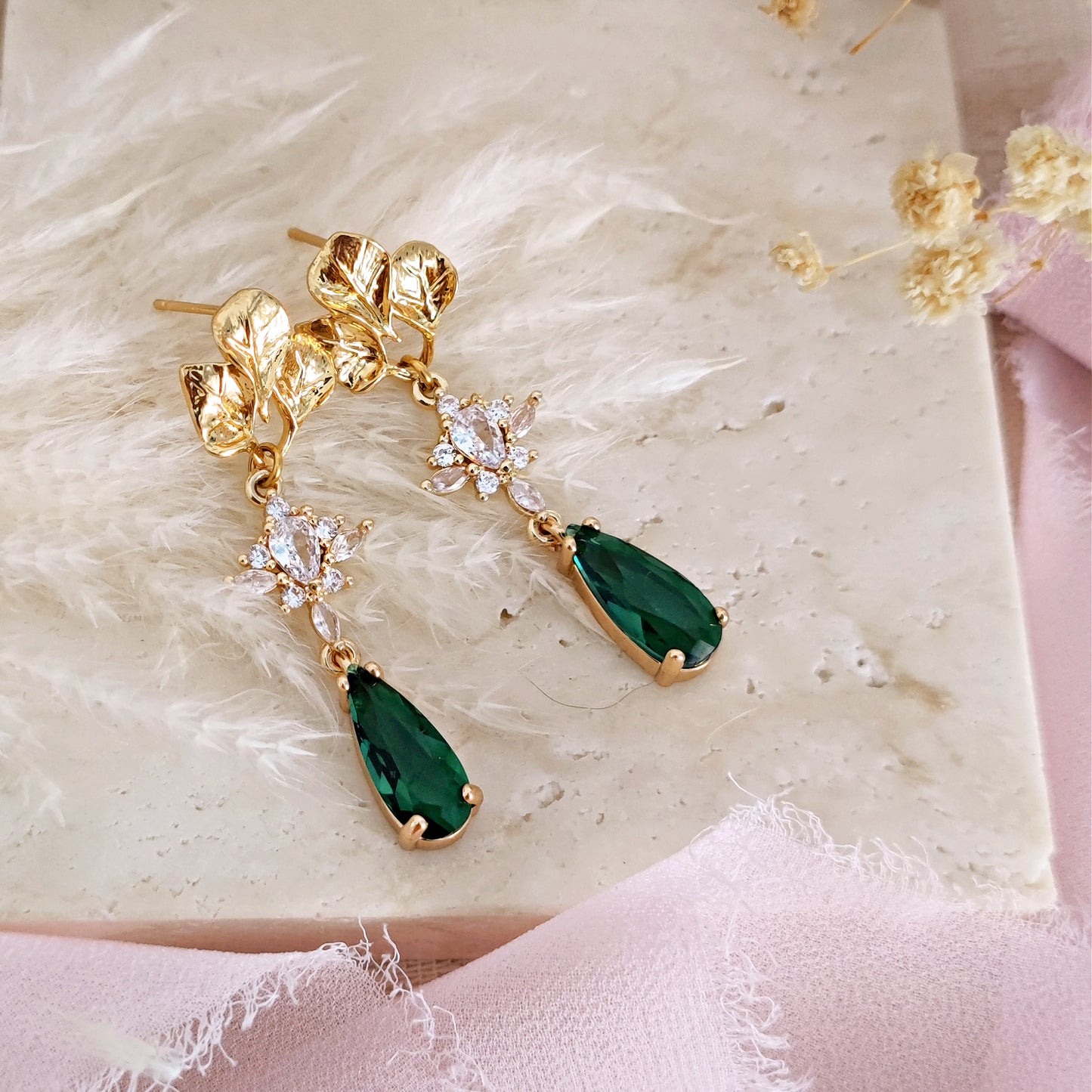 Bridal Leaf Drop Emerald Earrings, Botanical Forest Earrings, Cottagecore Earrings for Bridesmaids, Boho Nature Wedding Earrings // ELVEN