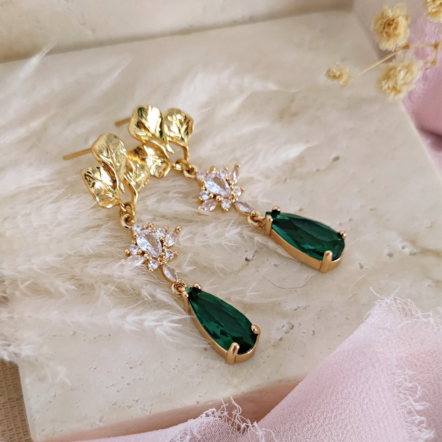 Bridal Leaf Drop Emerald Earrings, Botanical Forest Earrings, Cottagecore Earrings for Bridesmaids, Boho Nature Wedding Earrings // ELVEN