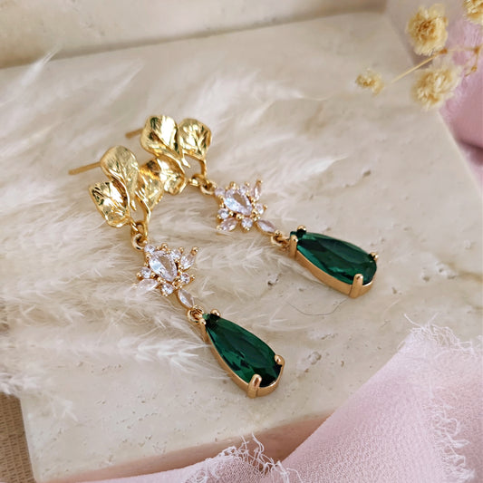 Bridal Leaf Drop Emerald Earrings, Botanical Forest Earrings, Cottagecore Earrings for Bridesmaids, Boho Nature Wedding Earrings // ELVEN