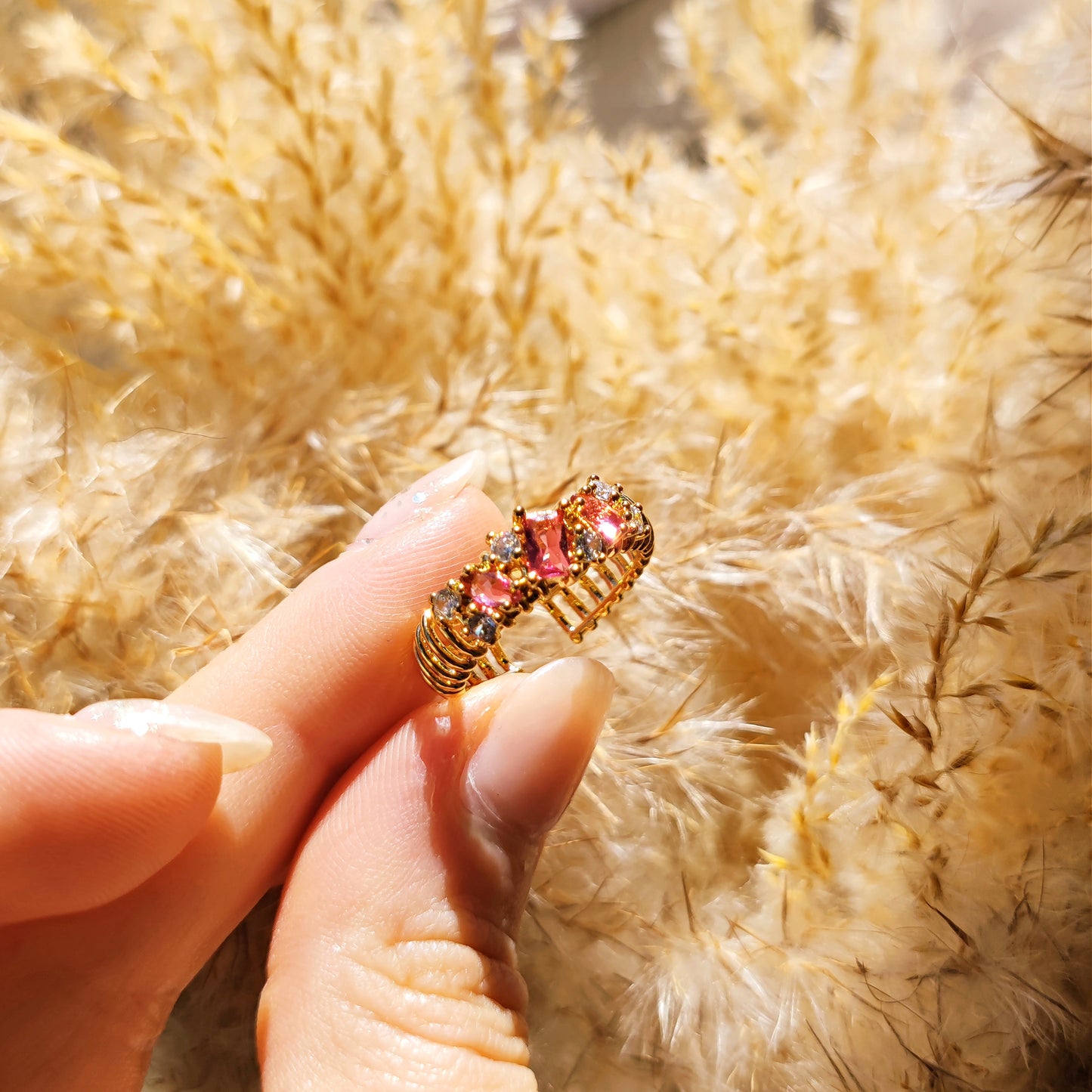 Anello regolabile "Persephone" con chicchi di melograno