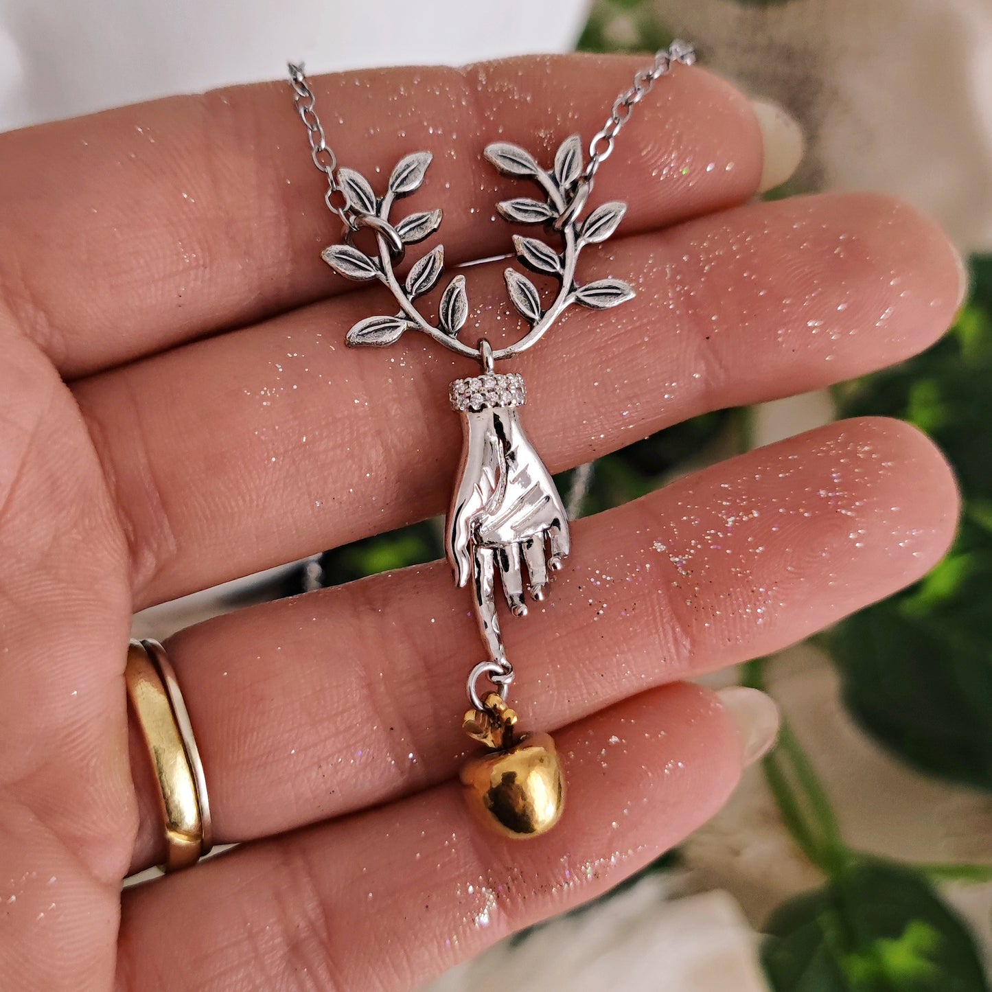 Collana "Apple of Discord"