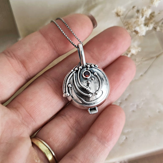 Collana Locket apribile con verbena, argento 925 anticato, versione 2