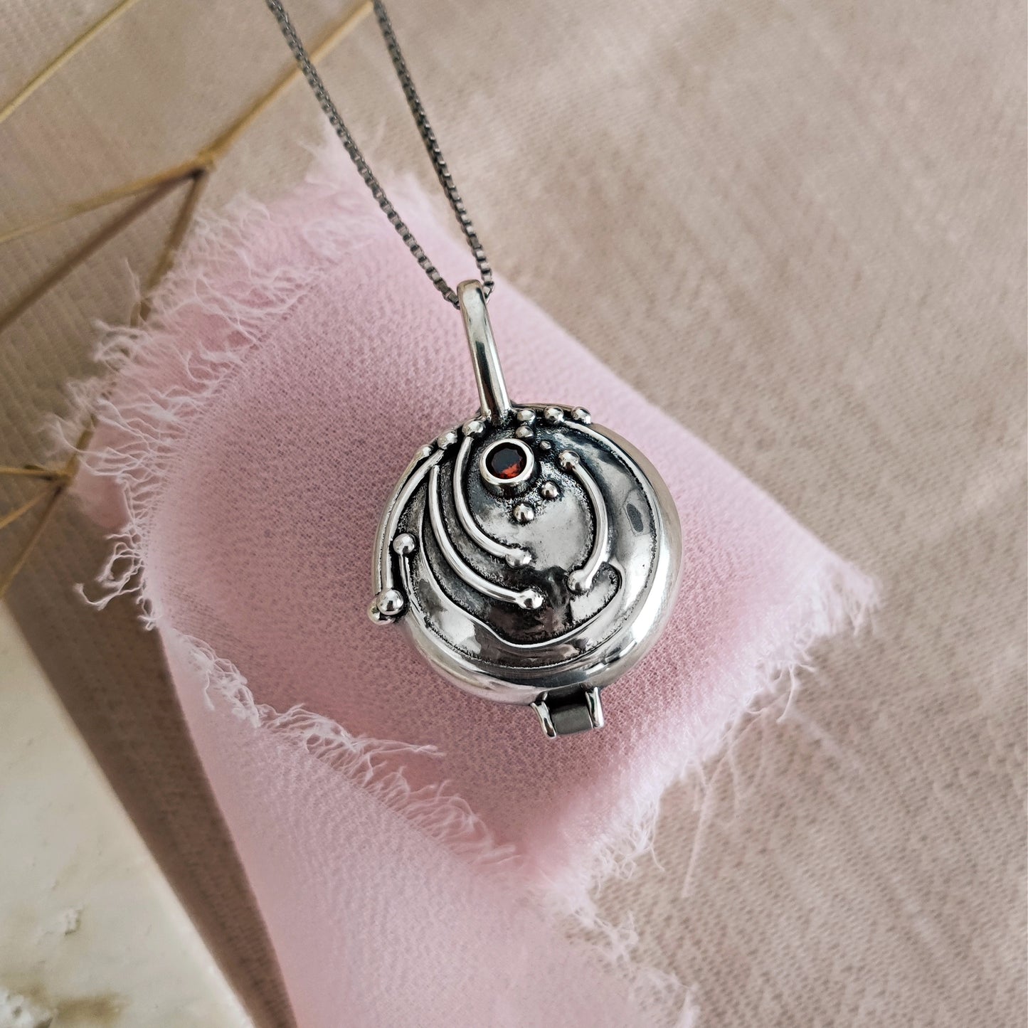 RISERVATO - Collana Locket apribile con verbena, argento 925 anticato, versione 2