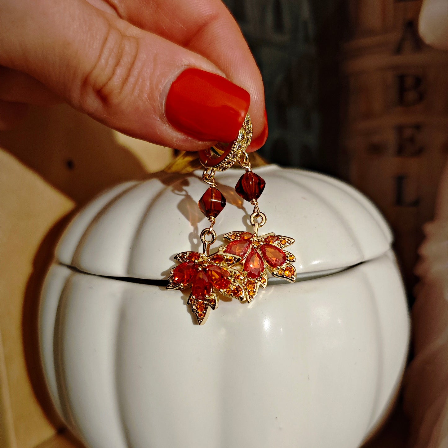 Orecchini "Magic Maple" in ottone placcato oro e zirconia cubica