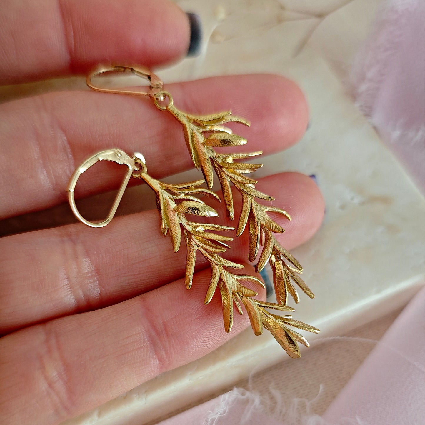 Orecchini "Rosemary" con foglie di rosmarino // ottone naturale