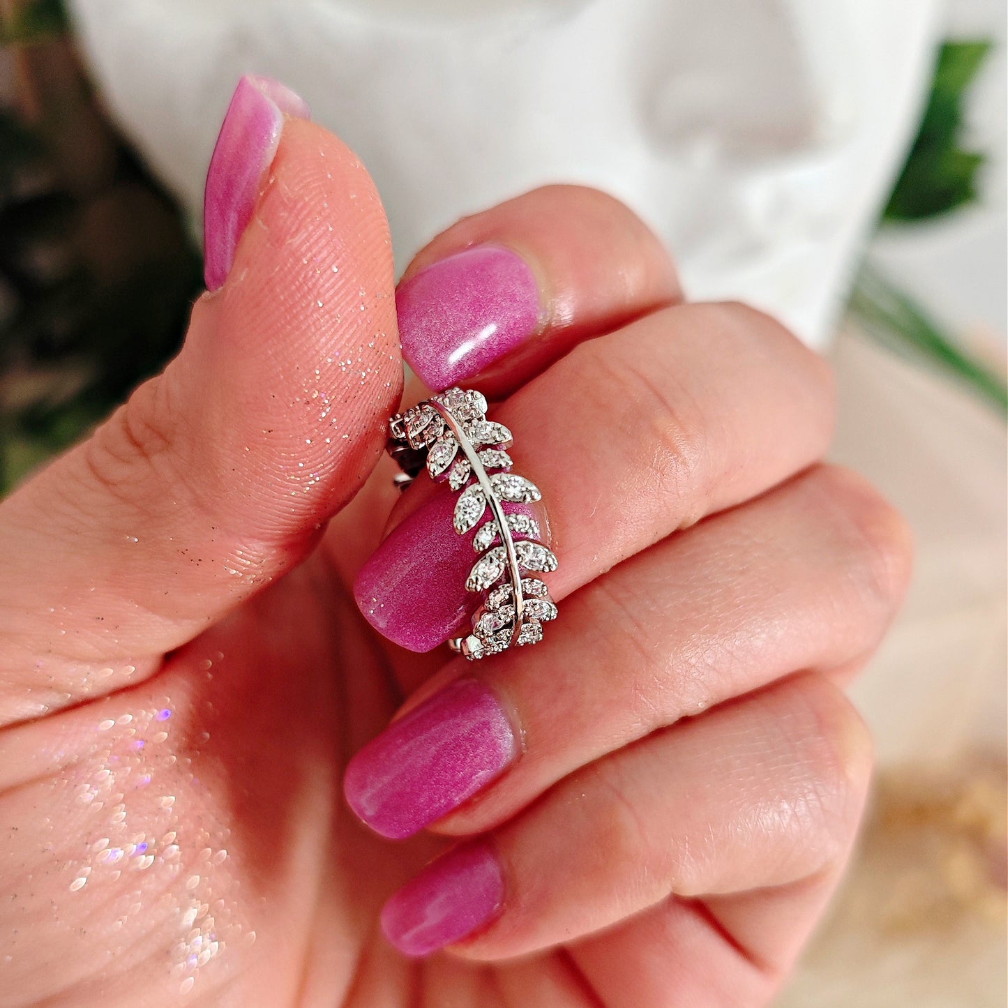 Anello regolabile "Athena" con foglie di ulivo e cristalli