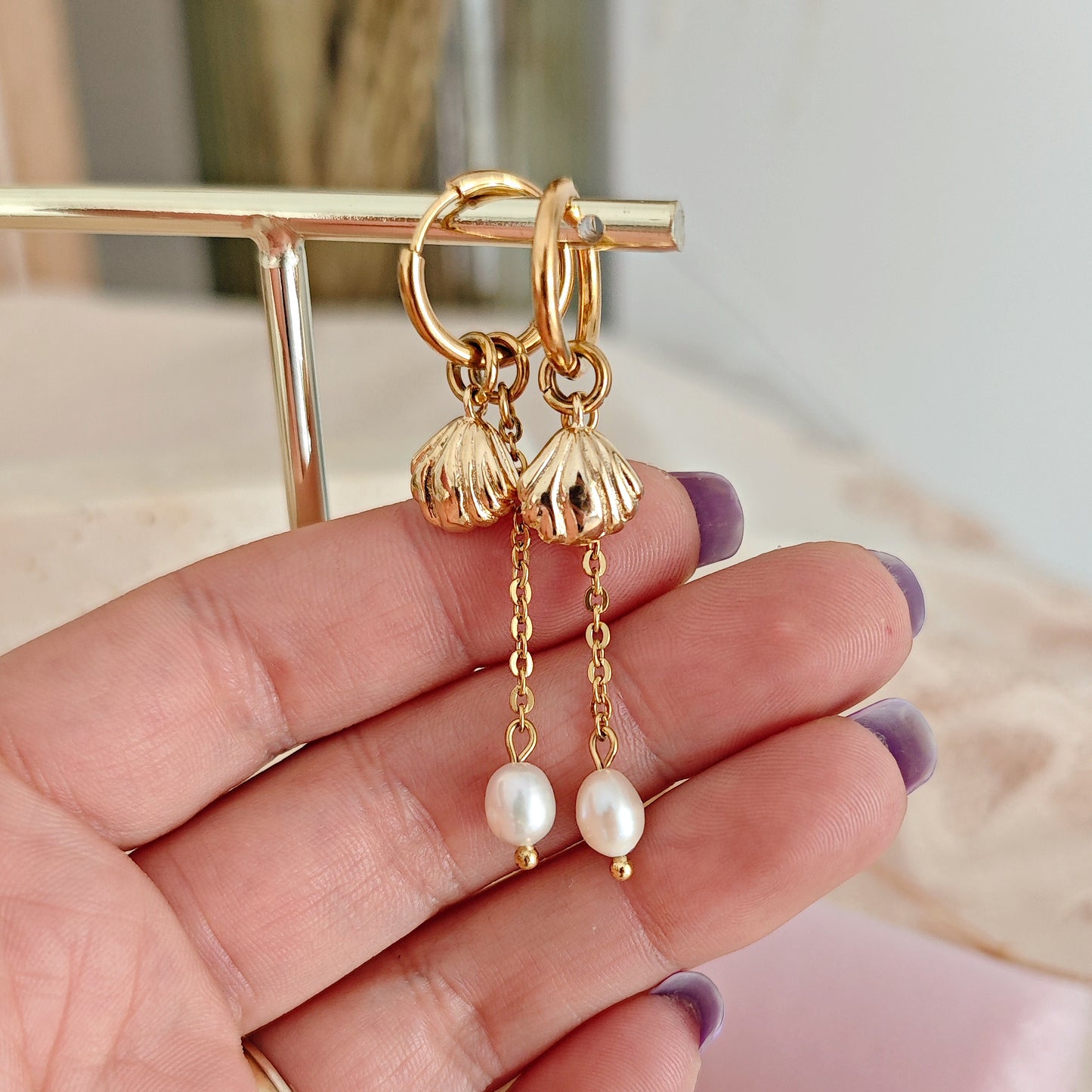 "Siren's Treasure" earrings with shells and freshwater pearls
