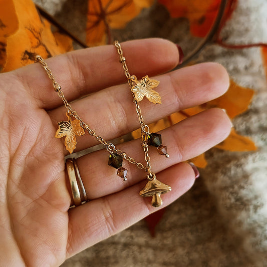 Collana choker "Magic Forest" con cristalli, foglie e fungo