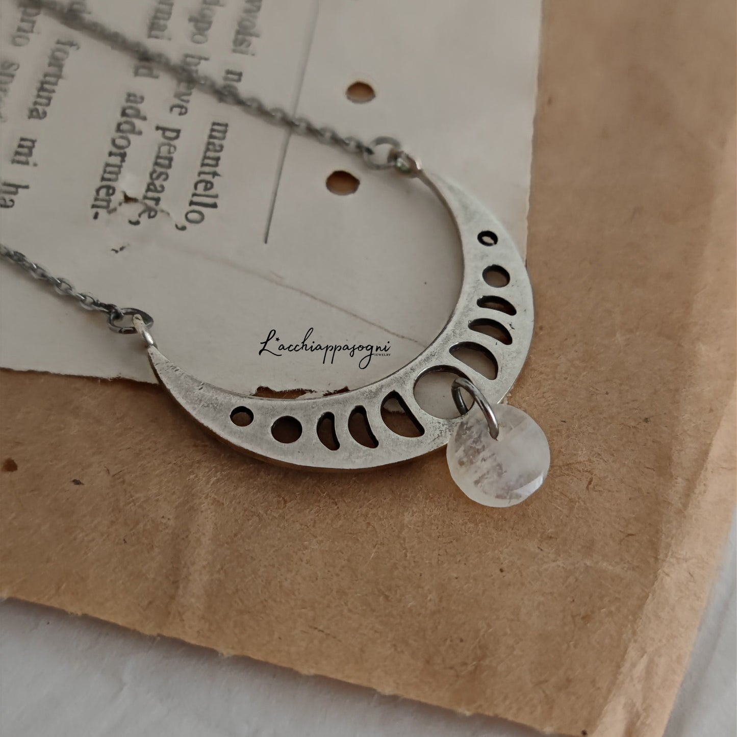 "Moon Phases" necklace with Moonstone