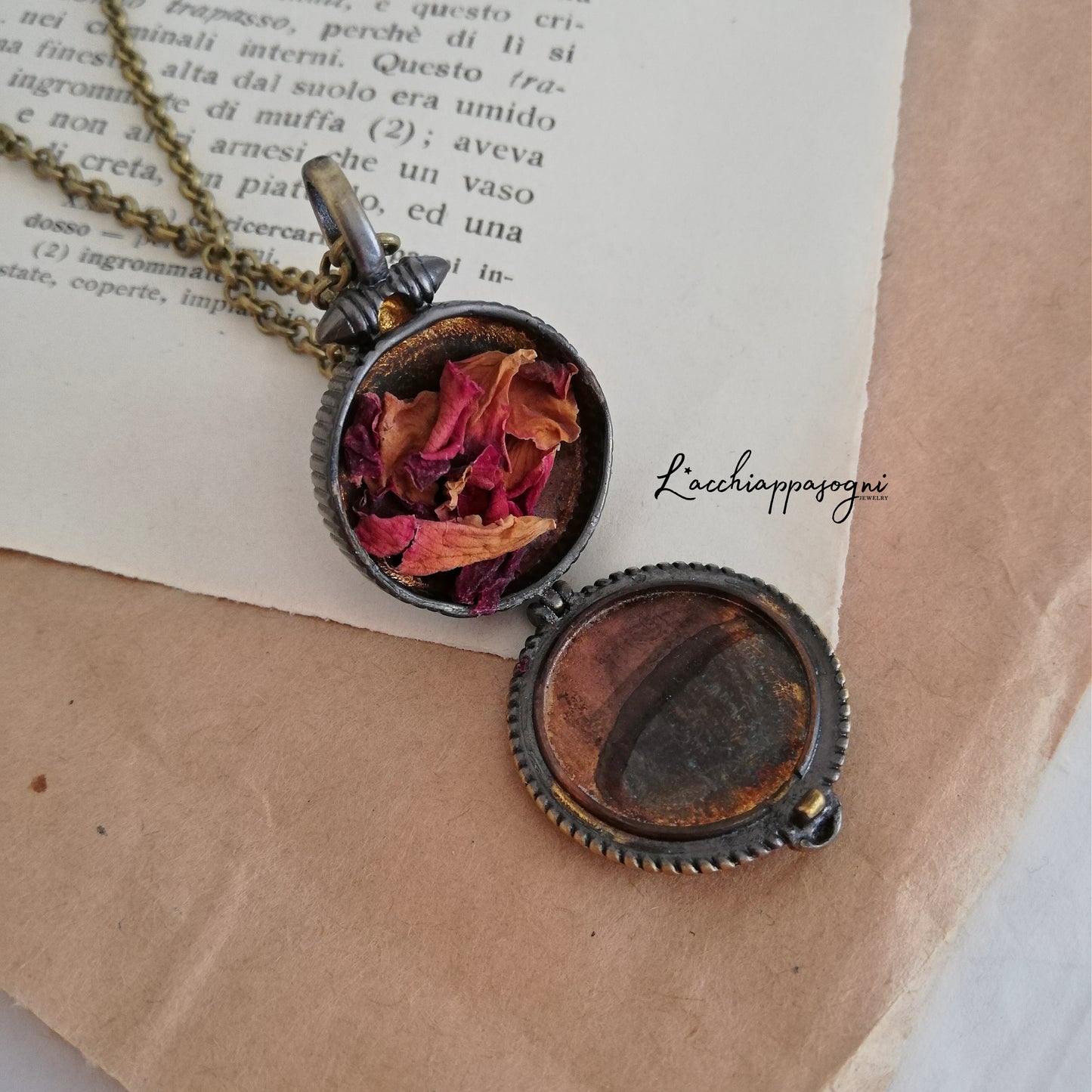 "Poisoned Essence" floral locket with dried flowers
