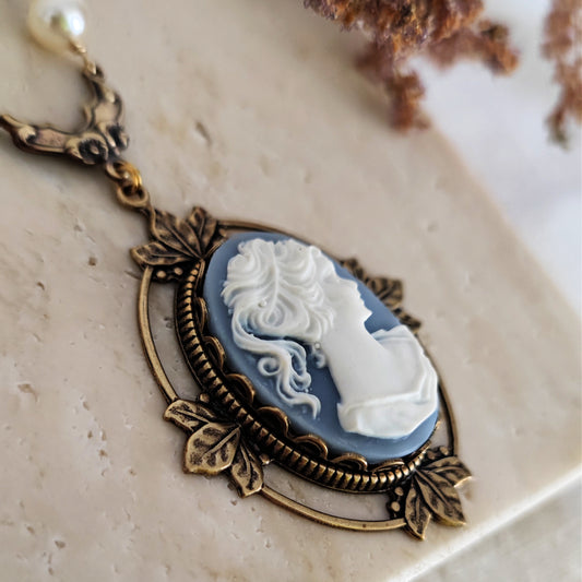 Collana Cammeo vittoriano con accenti floreali, improved