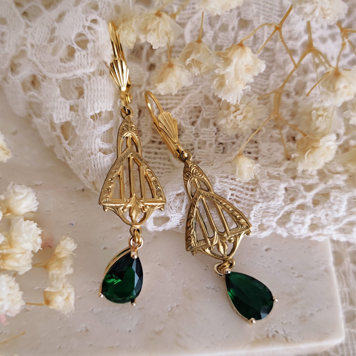 Orecchini Art Deco dorati Emerald a goccia
