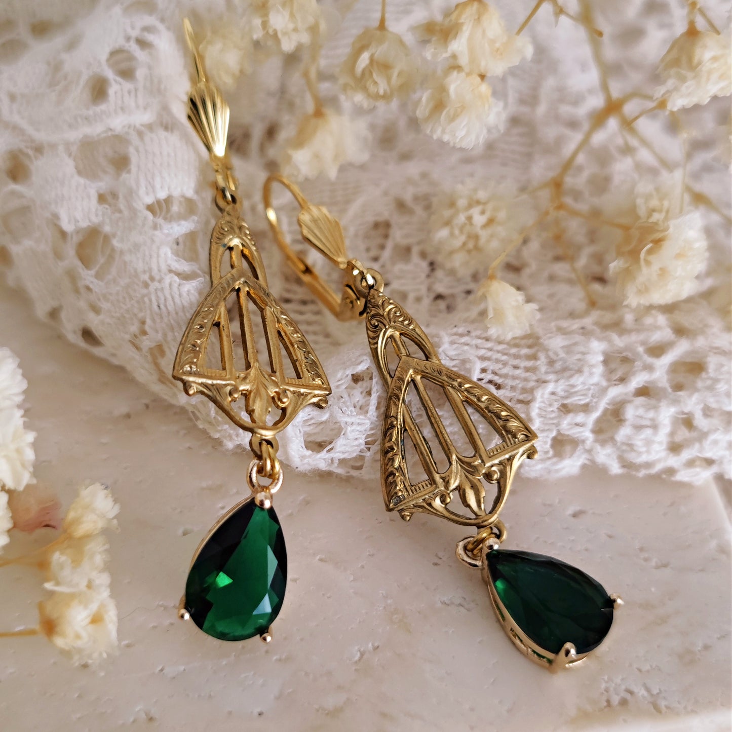 Orecchini Art Deco dorati Emerald a goccia