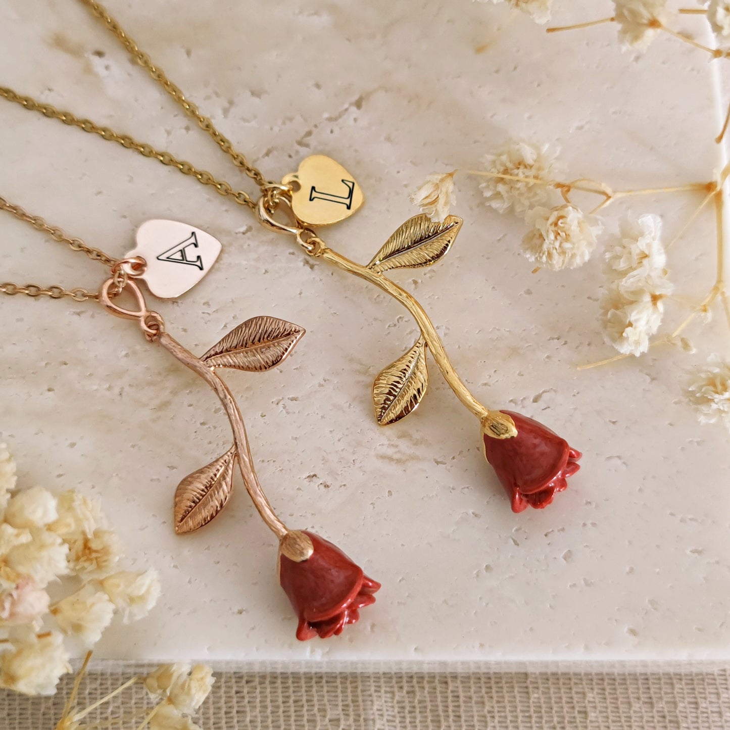 Collana "Enchanted Rose" con bocciolo smaltato