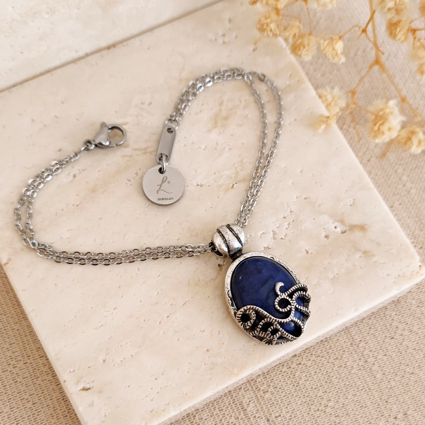 Art Deco intricated Lapislazuli Bracelet