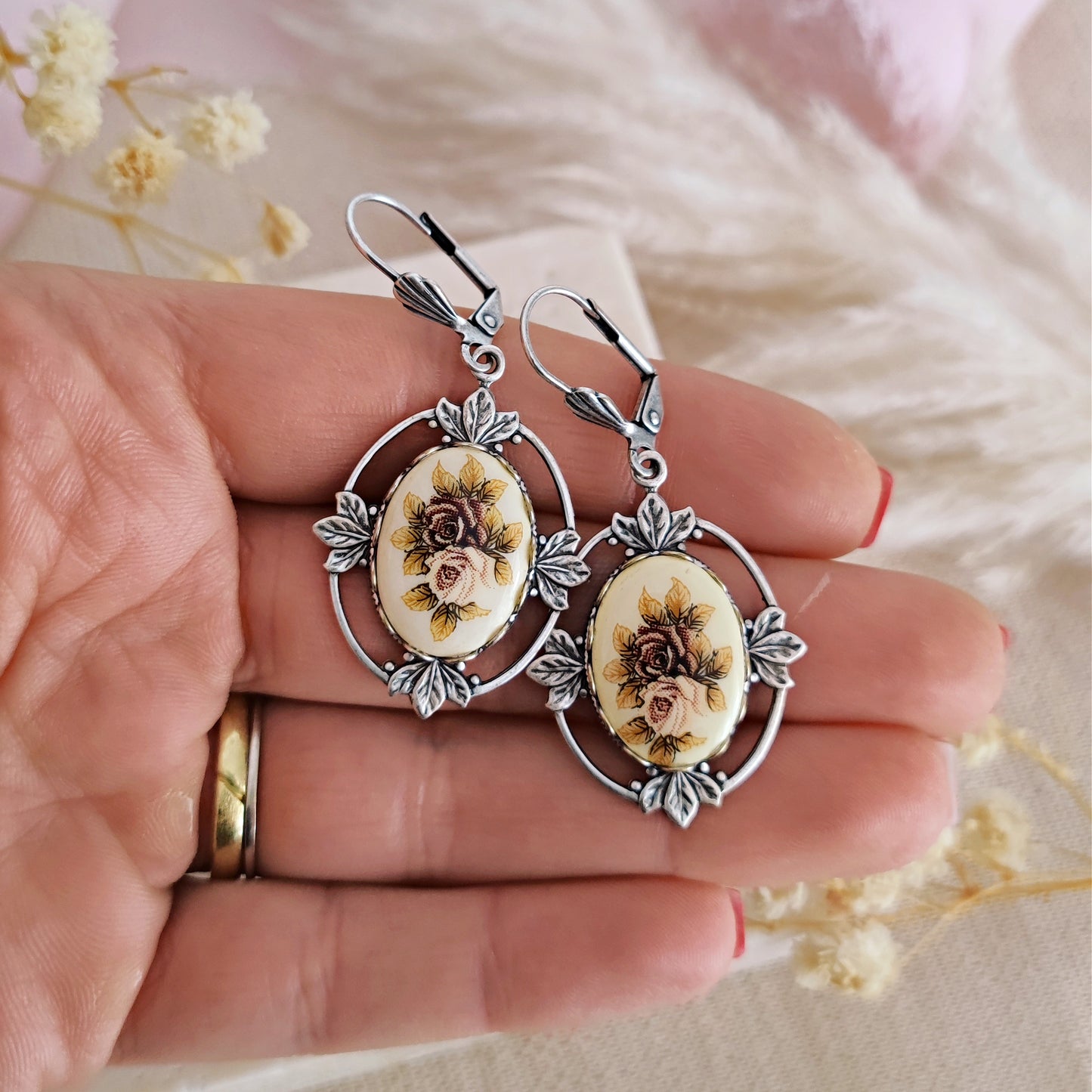 Orecchini cammeo in ceramica floreale argento antico // PENELOPE