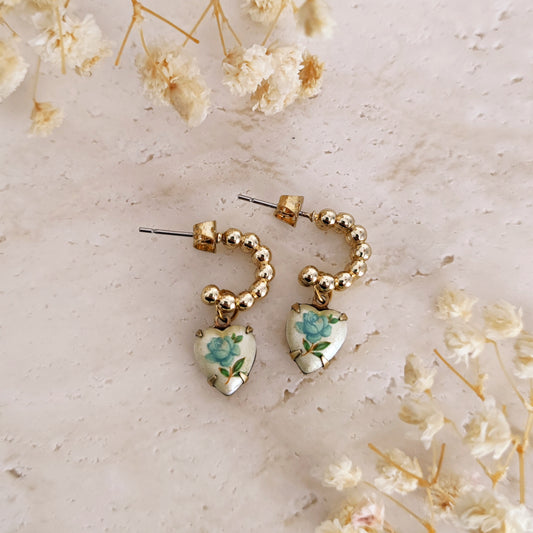 Mini stud earrings with ceramic hearts // JANE