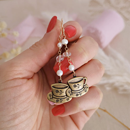 Orecchini pendenti tazzina, perle e Quarzo // CHARLOTTE