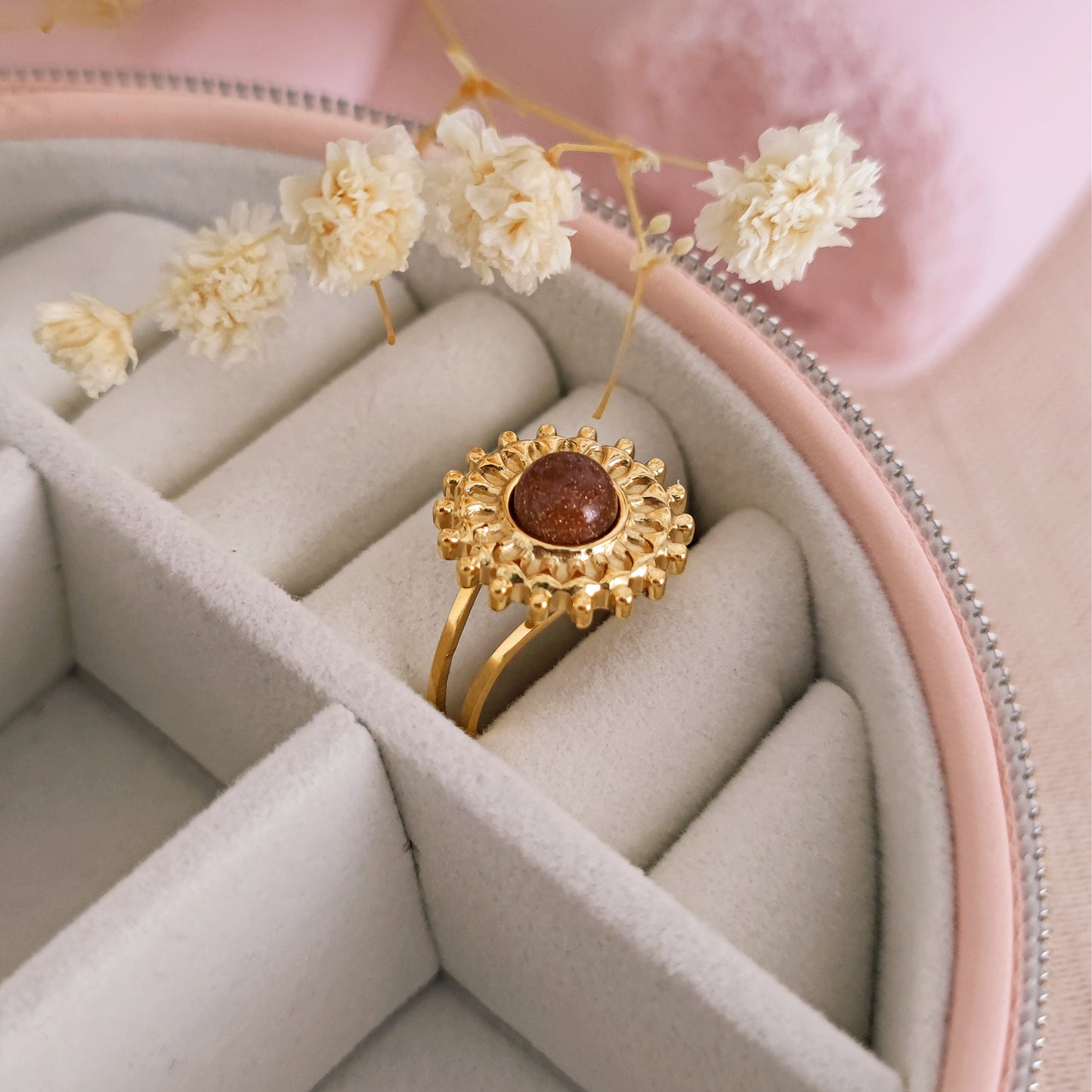 Anello Sunburst con Pietra del Sole // ELVINA