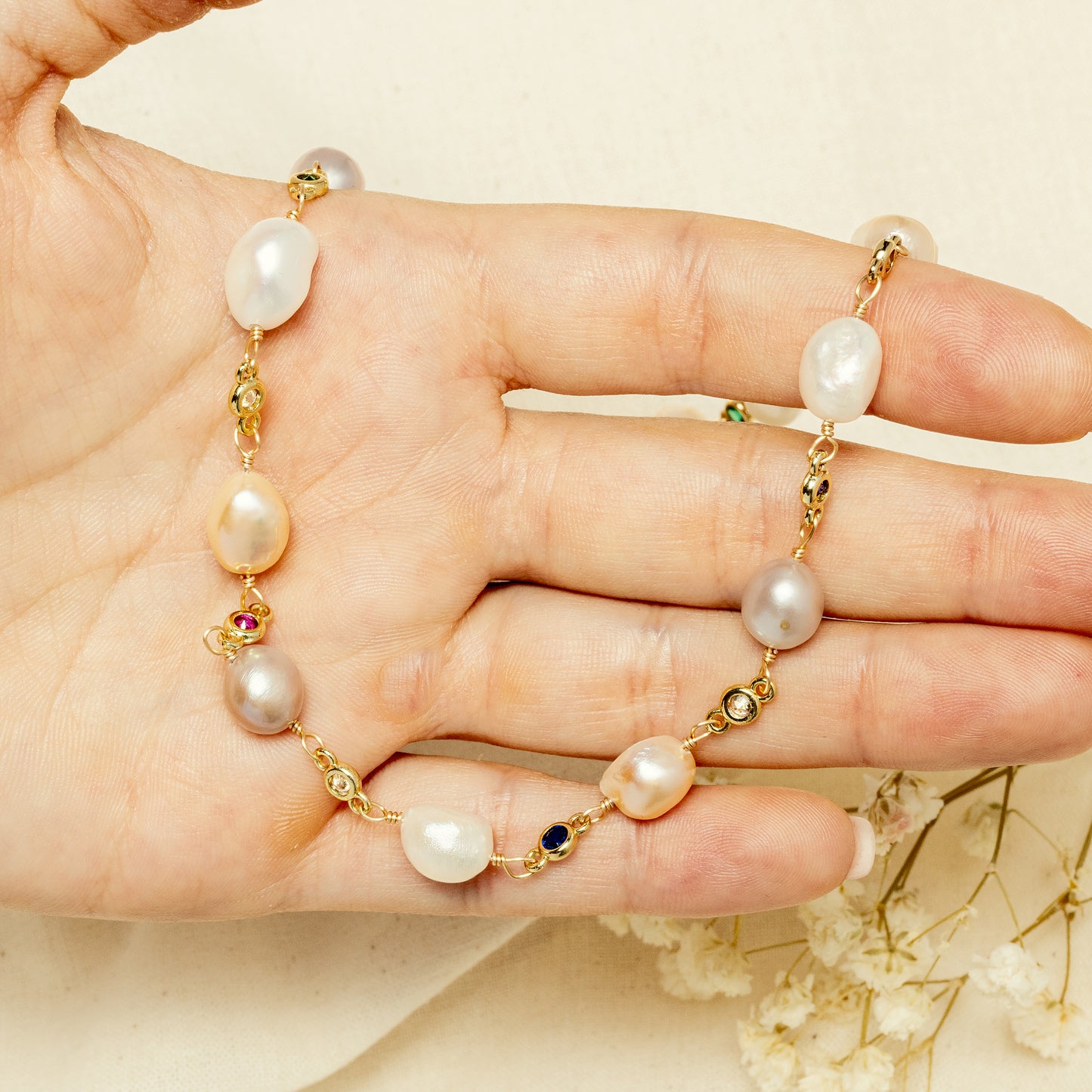 Choker "Adele" con perle d'acqua dolce e zirconi
