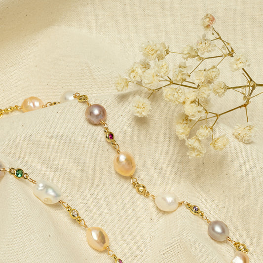 Choker "Adele" con perle d'acqua dolce e zirconi