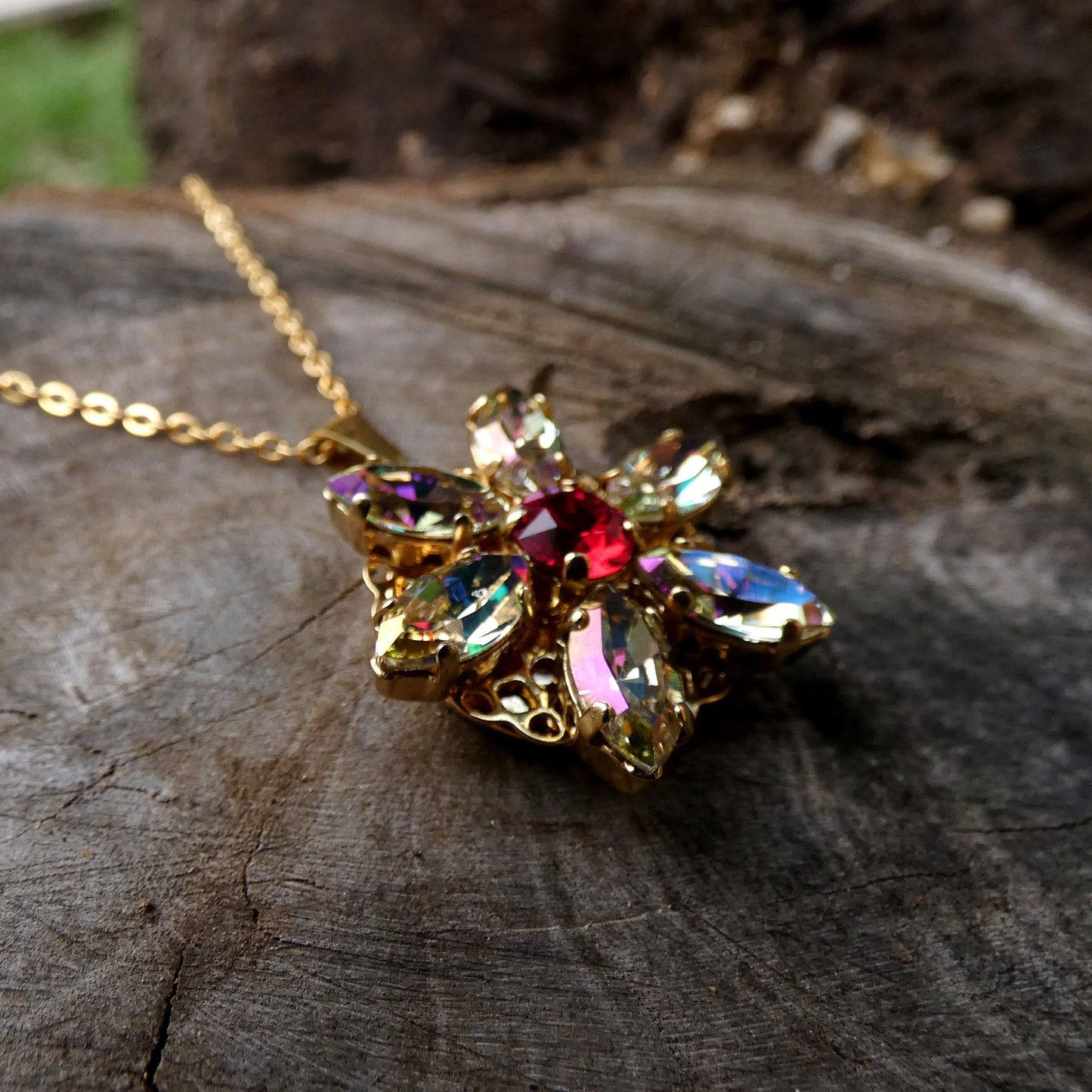 Anastasia ENGRAVED Necklace Together in Paris LUMINOUS GREEN M
