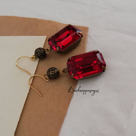 Orecchini Anna Bolena Cristalli Rossi e perle filigranate