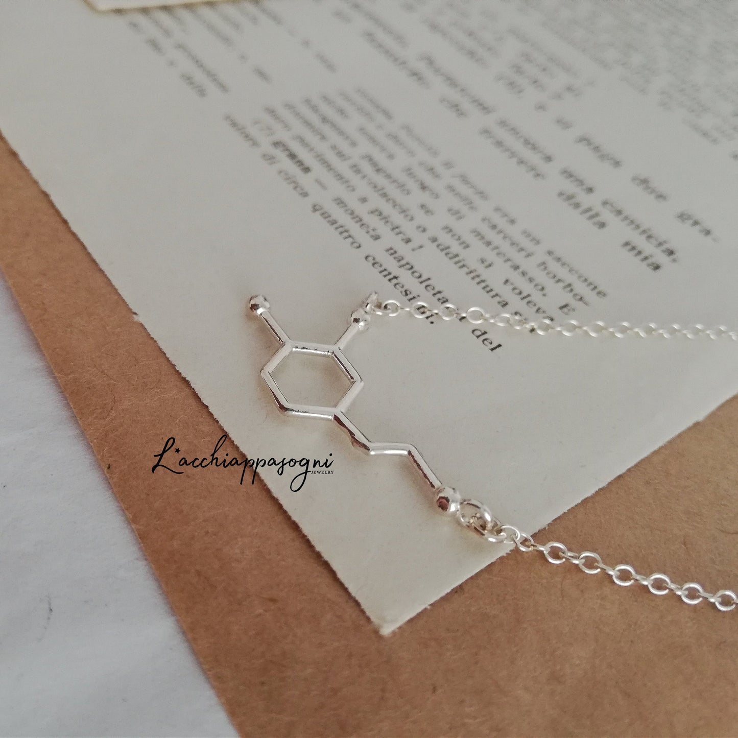Dopamine necklace, Love Molecule
