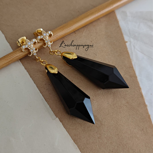 "Victorian Taste" earrings, Earrings with black prism and lily, gold version
