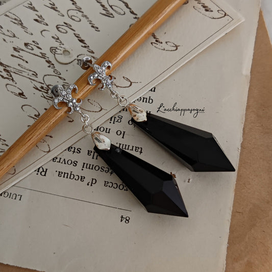 "Victorian Taste" earrings, Earrings with black prism and lily, silver version