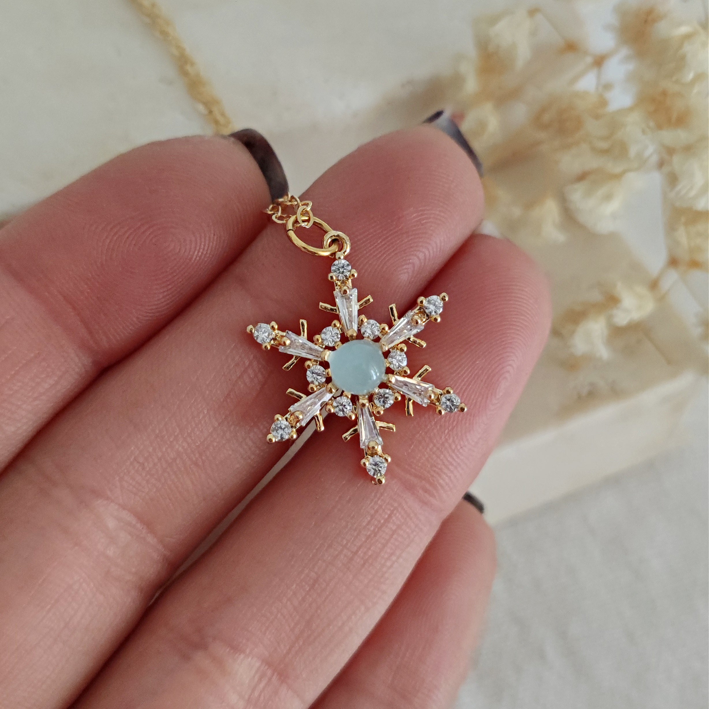 アクセサリー Luna Snowflake Necklace - gold / F IMG_20221115_134345.jpg?v=