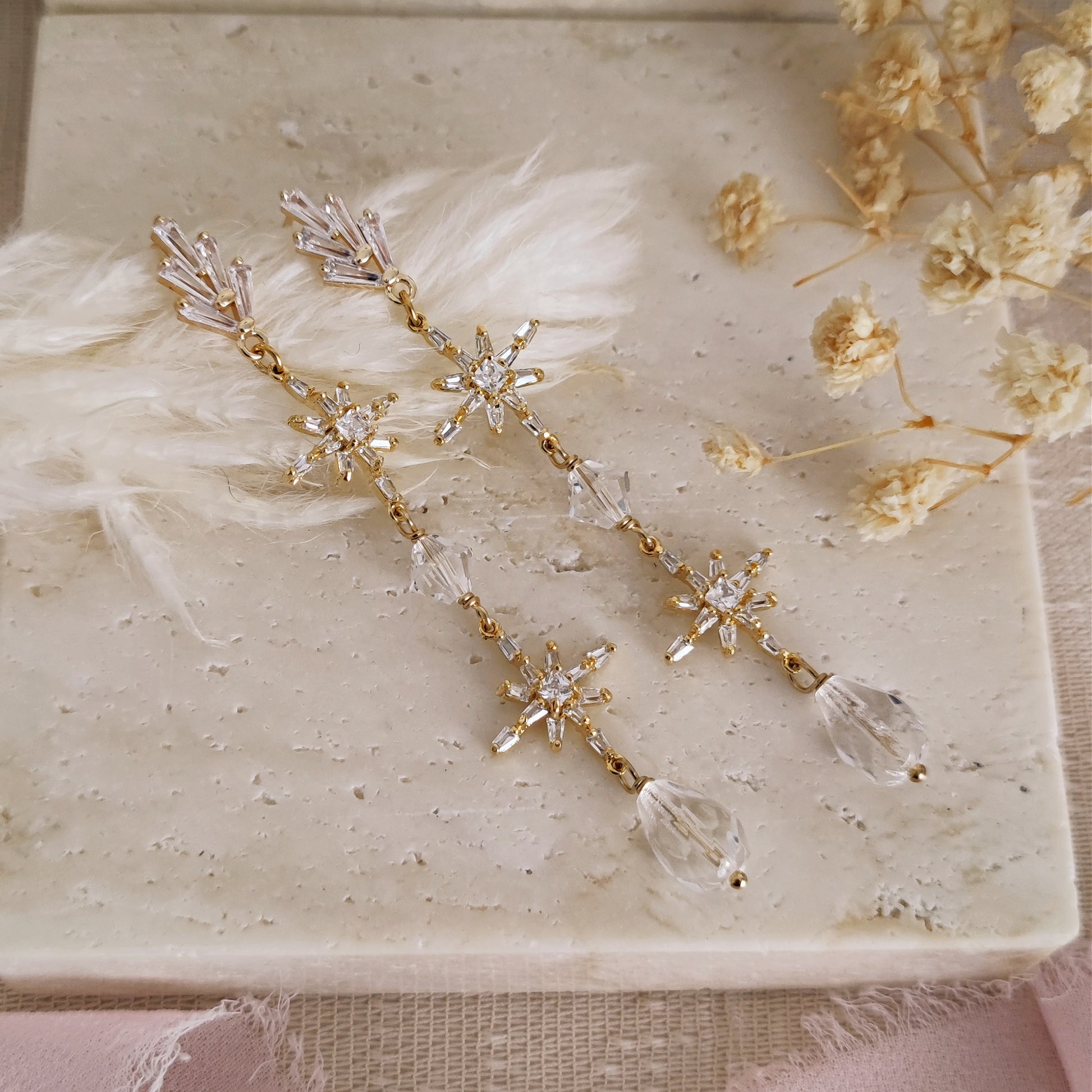 Inilbran Boho strass nappa orecchini oro lunga catena CZ orecchini lunghi orecchini a goccia di cristallo vintage nappe catena orecchini pendenti gioielli per donne e ragazze Inilbran Boho strass nappa orecchini oro lunga catena CZ orecchini lunghi orecchini a goccia di cristallo vintage nappe catena orecchini pendenti gioielli per donne e ragazze