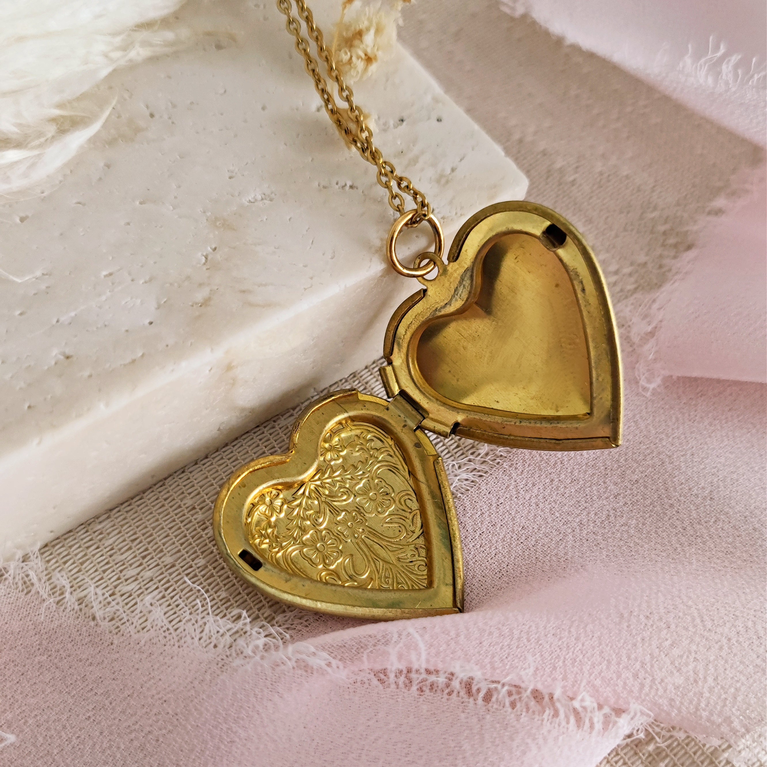 Customized heart fashion locket necklace