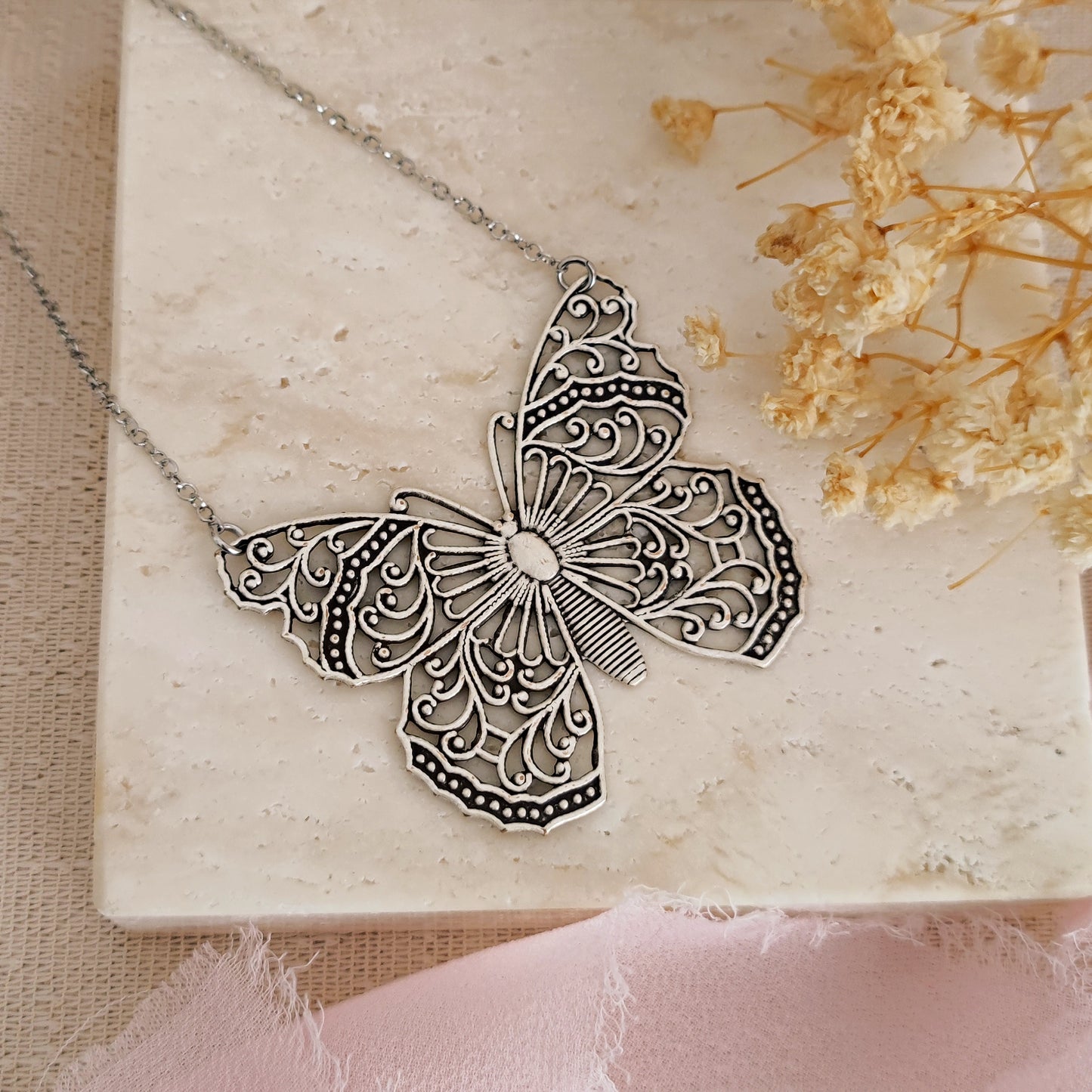 Donna Butterfly oversized filigree Necklace