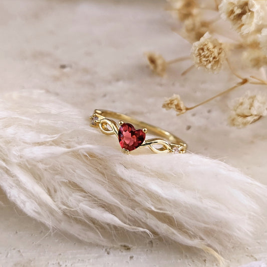 Heart ring "Love Me" in gold plated brass and red heart