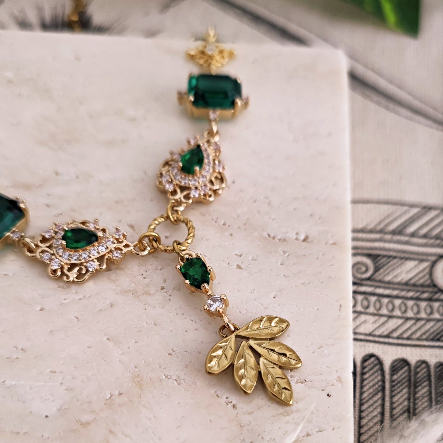 Choker necklace "Demeter" emerald green