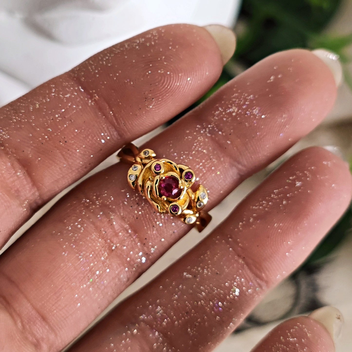 Adjustable Ring "Aphrodite" in gold plated brass and fuchsia cubic zirconia